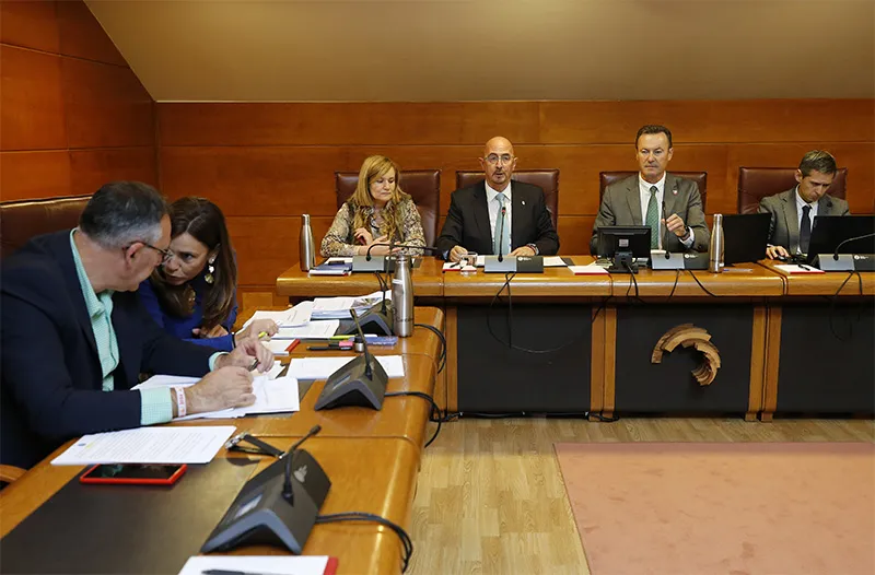 Noticias de Cantabria | El Cántabro | Salud da un "salto cuantitativo y cualitativo" en su presupuesto para lograr a final de legislatura cubrir y garantizar el gasto real sanitario "sin trampas, ni engaños"