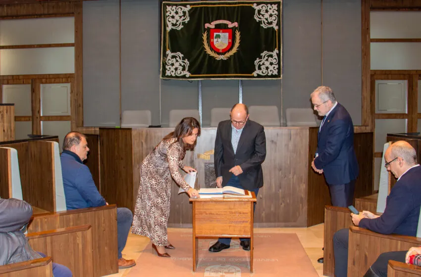 José Ángel García y José Pedro Vaqué toman posesión como directores de los Deptos. de Ingeniería de Comunicaciones y de Biología Molecular