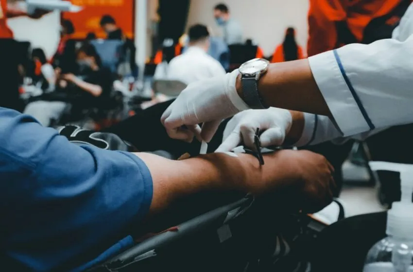 El Banco de Sangre de Cantabria pide a la población que acuda a donar sangre ya que todos los grupos sanguíneos tienen las reservas muy bajas