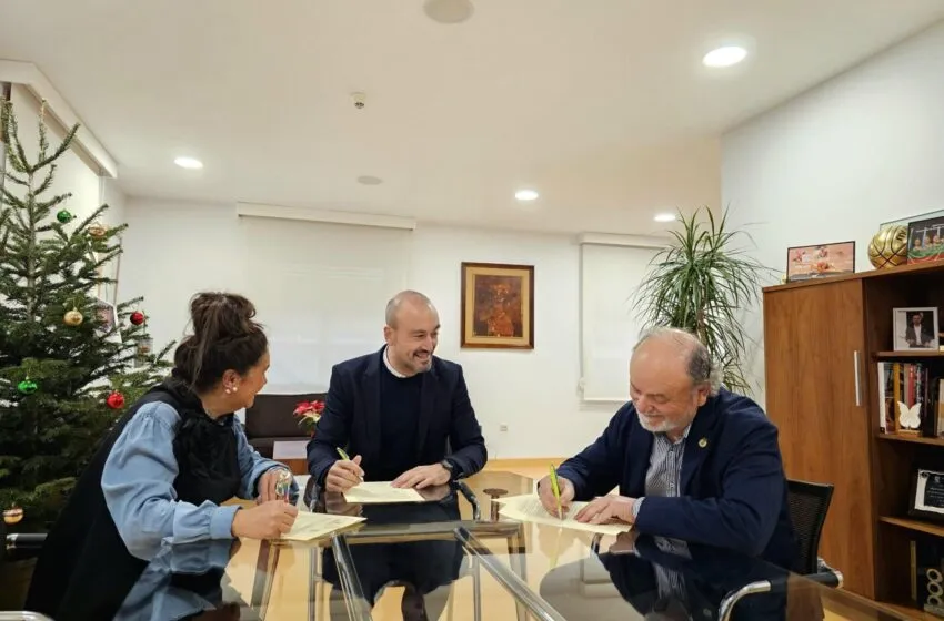  Torrelavega renueva su compromiso con la Sociedad Coral de Torrelavega con la firma de dos convenios de colaboración