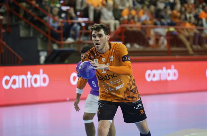  El Bathco BM Torrelavega cumple en Sevilla