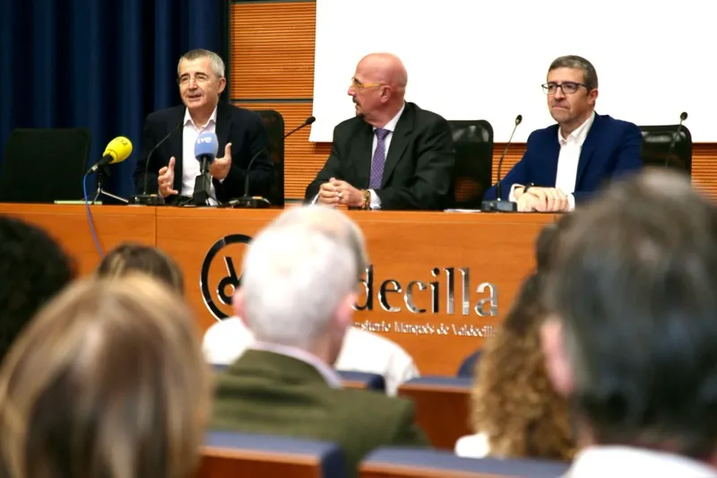  Salud presenta al gerente de Valdecilla, Félix Rubial, con el objetivo de «colaborar y escuchar a los profesionales»