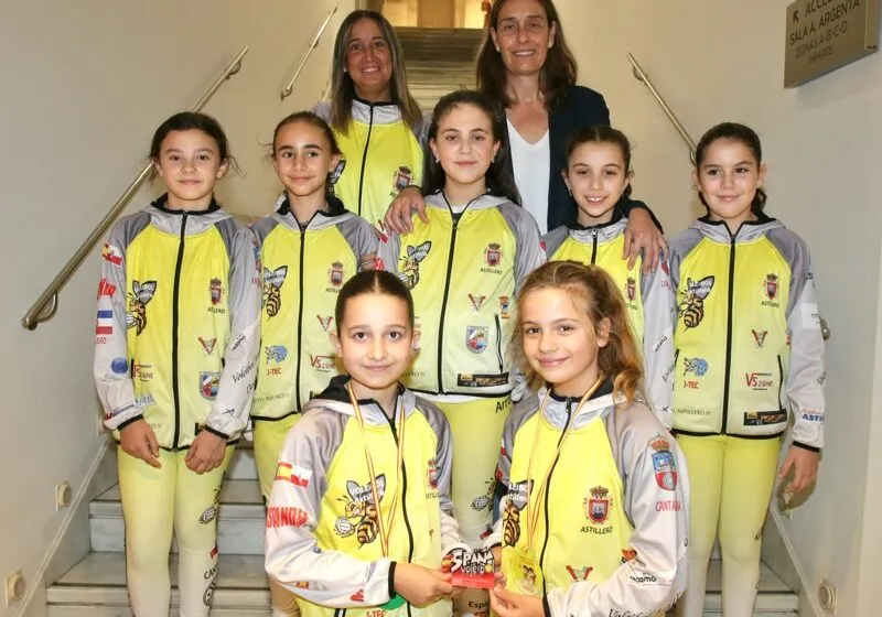  El Gobierno de Cantabria felicita al equipo benjamín femenino del Voleibol Astillero por su título nacional de Liga