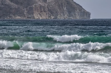 Cantabria permanece hoy en aviso naranja por fenómenos costeros adversos y mañana la alerta ascenderá a roja