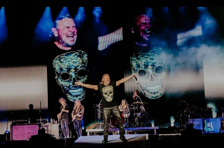 El vocalista de Maná, Fher Olvera, y las víctimas del terrorismo, Premios Beato 2024