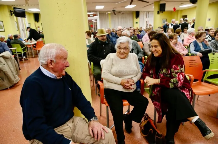  El Gobierno de Cantabria se suma al homenaje a los mayores de 80 años del Centro Social de Mayores de Reinosa