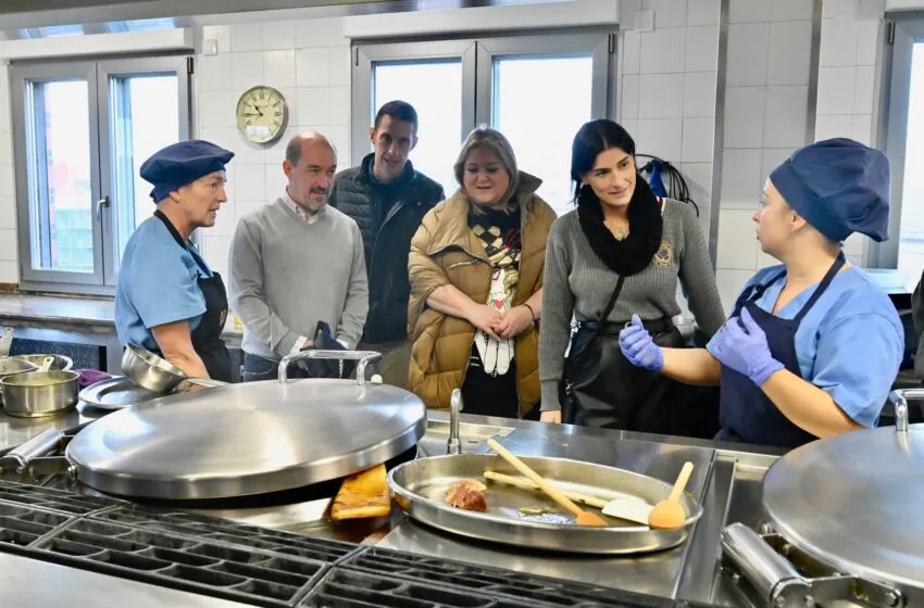  La alcaldesa visita los centros de mayores y felicita la Navidad a sus usuarios y trabajadores