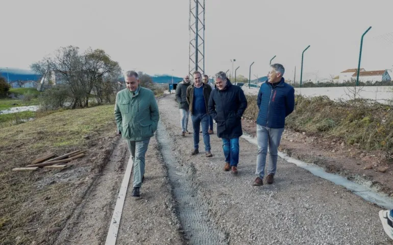  El consejero de Fomento visita los trabajos de la 2ª fase del carril bici que unirá Reinosa con Matamorosa.