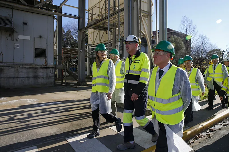 El Gobierno de Cantabria celebra que el proyecto de descarbonización de Solvay «sea viable económicamente» y pueda llevarse a cabo