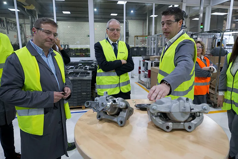  Arasti destaca el apoyo del Gobierno de Cantabria a los procesos de I+D de Hitachi Astemo Buelna con la concesión de una ayuda de un millón de euros