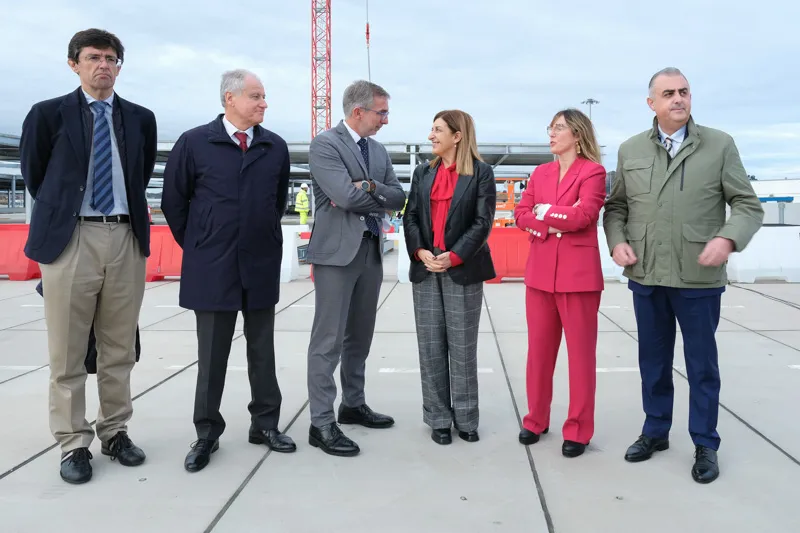  Buruaga preside el inicio de las obras de ampliación del silo de automóviles del Puerto de Santander