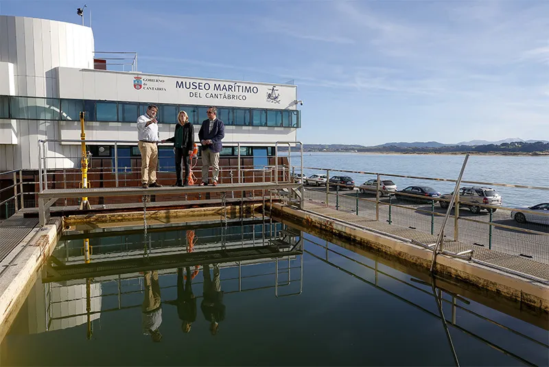  María Jesús Susinos destaca la calidad formativa de la Escuela Náutico Pesquera, «centro de referencia nacional»