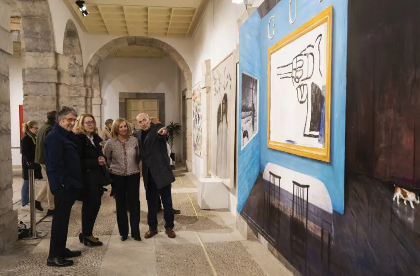  González Revuelta destaca la calidad de la exposi-ción ‘La pintura’ inaugurada en el Parlamento