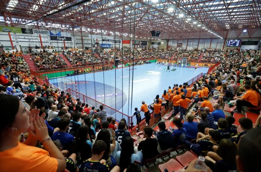 Noticias de Cantabria | El Cántabro | El Bathco BM Torrelavega revalida su puesto de honor entre las aficiones más fieles de ASOBAL