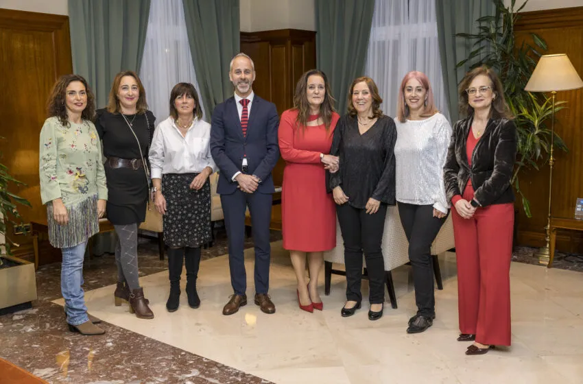 Los periodistas cántabros distinguen a Asun Gómez Bueno en la gala anual de la APC