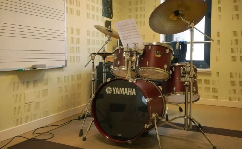  EL AYUNTAMIENTO DE ASTILLERO OFRECE ESPACIOS EQUIPADOS PARA JÓVENES ARTISTAS