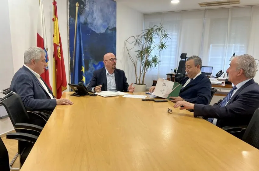 Noticias de Cantabria | El Cántabro | Pascual traslada al Consejo General de Colegios Oficiales de Odontólogos y Estomatólogos de España el apoyo de Cantabria para la creación de la especialidad