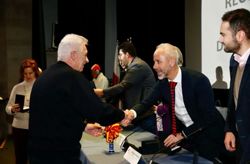 Noticias de Cantabria | El Cántabro | Silva ensalza la labor de los docentes como "pieza clave" del sistema educativo