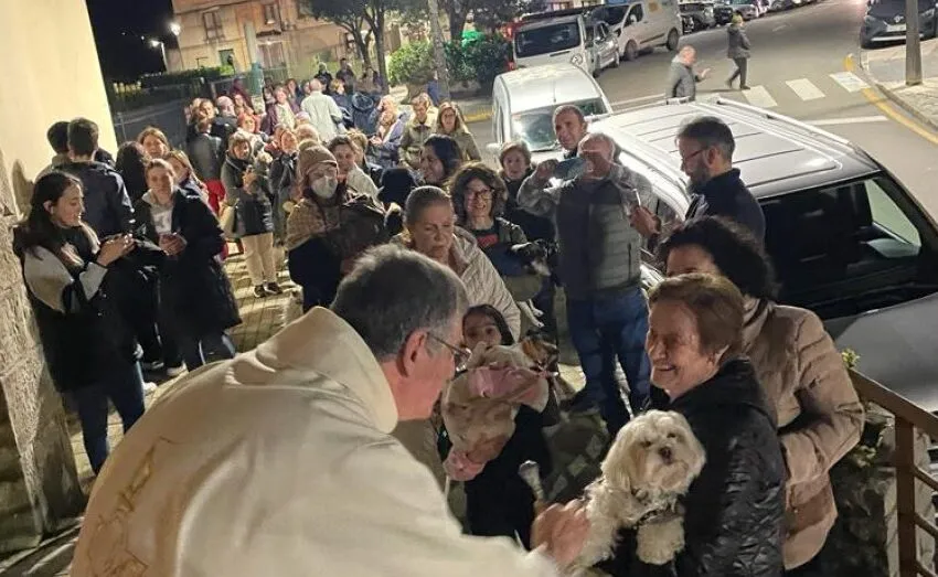  ASTILLERO HONRA A SAN ANTÓN: UNA BENDICIÓN ESPECIAL PARA MASCOTAS Y SUS DUEÑOS