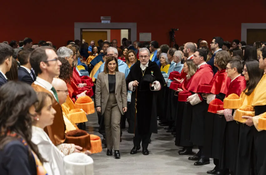  Ángel Pazos: “Es difícil tener un honor mayor que haber dirigido esta universidad”