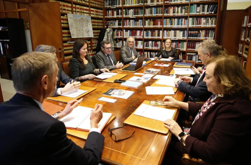  Gobierno regional y TSJC preparan la implantación de la nueva estructura judicial con los tribunales de instancia y las oficinas de justicia