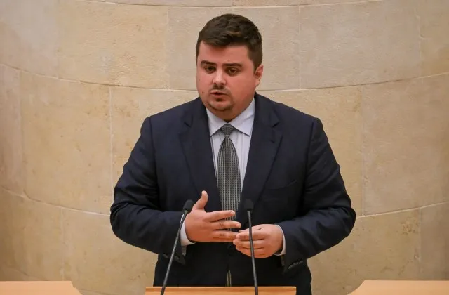 Noticias de Cantabria | El Cántabro | El PP replica al PRC que se están tomando las medidas que la Ley permite para asegurar el cumplimiento del transporte sanitario programado