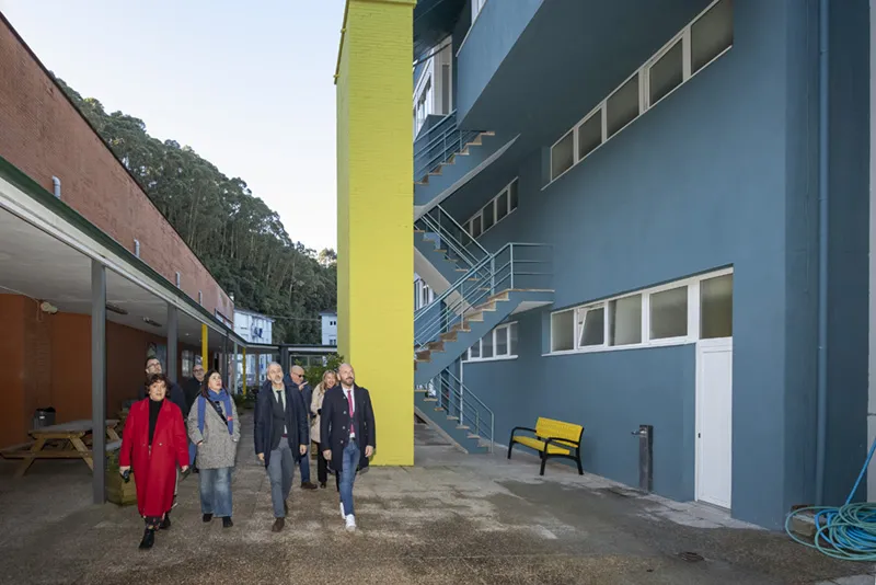  Silva visita las obras que Educación ha acometido en el IES Fuente Fresnedo de Laredo