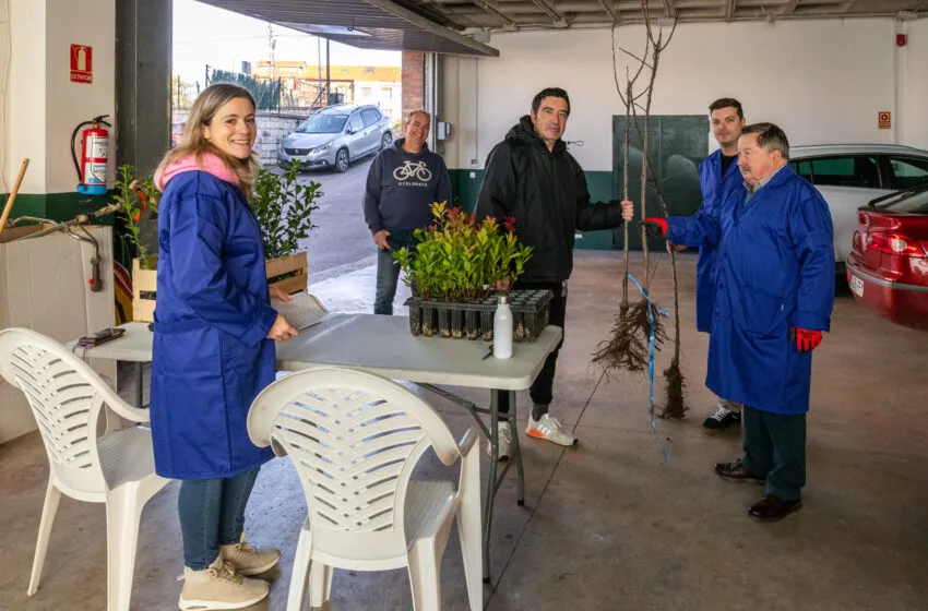 Manzano, peral y cerezo, los frutales preferidos por los vecinos de Polanco en la campaña de reforestación