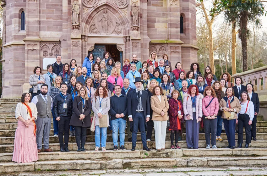  Medio centenar de agentes turísticos de toda Cantabria participan en la II Jornada de Convivencia y Formación Turística de Comillas