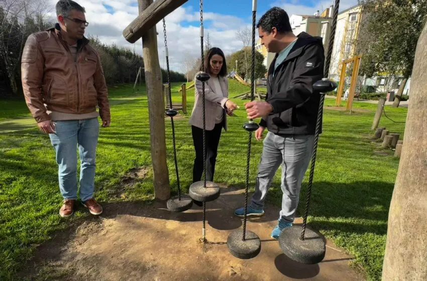  La renovación de dos parques infantiles de Bezana y Mompía, a punto de comenzar
