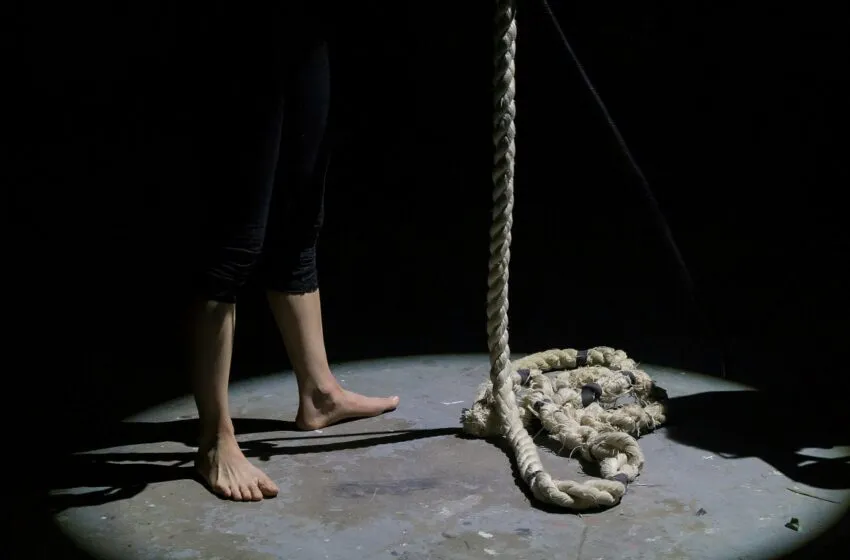 Noticias de Cantabria | El Cántabro | Cantabria apoya el plan del Ministerio de Sanidad para prevenir el suicidio, pero exige reformular la estrategia de salud mental