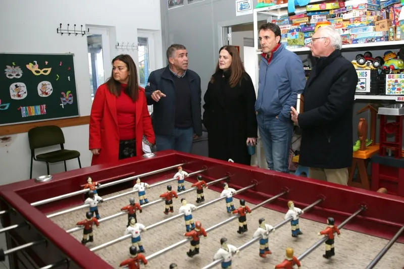  Begoña Gómez del Río ofrece su apoyo para impulsar la actividad social de jóvenes y mayores en Argoños