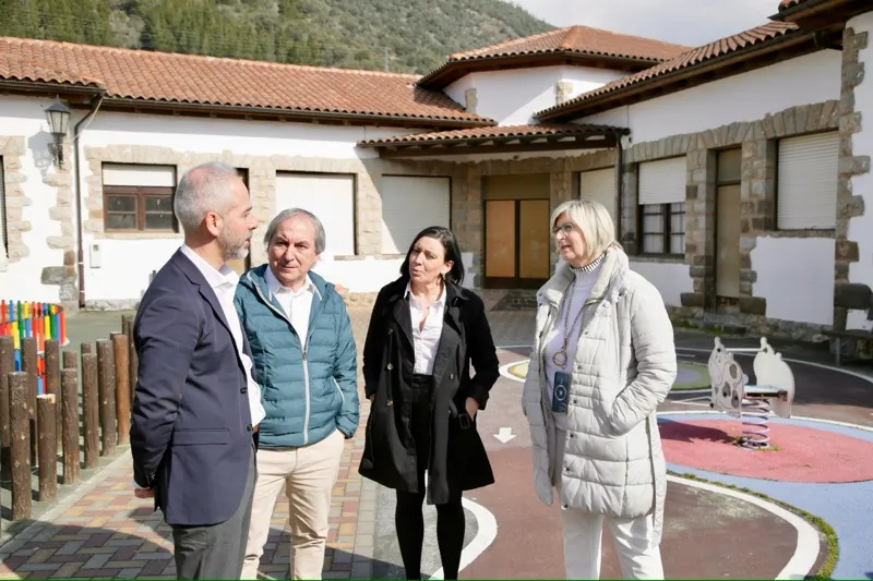 Silva presenta el proyecto de obra del nuevo espacio que albergará el ciclo de FP de Cocina de Potes