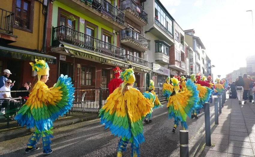  MULTITUDINARIA PARTICIPACIÓN EN LOS CARNAVALES DE ASTILLERO 2025