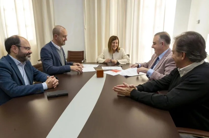  Firmado el convenio para la cesión de una parcela en El Valle a Gesvican para la construcción de 42 viviendas de alquiler asequible