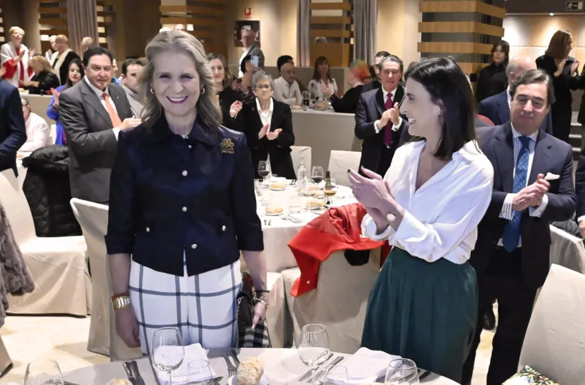 Noticias de Cantabria | El Cántabro | Santander homenajea a la Infanta Elena y a Morante de la Puebla en la gala de la Feria de Santiago