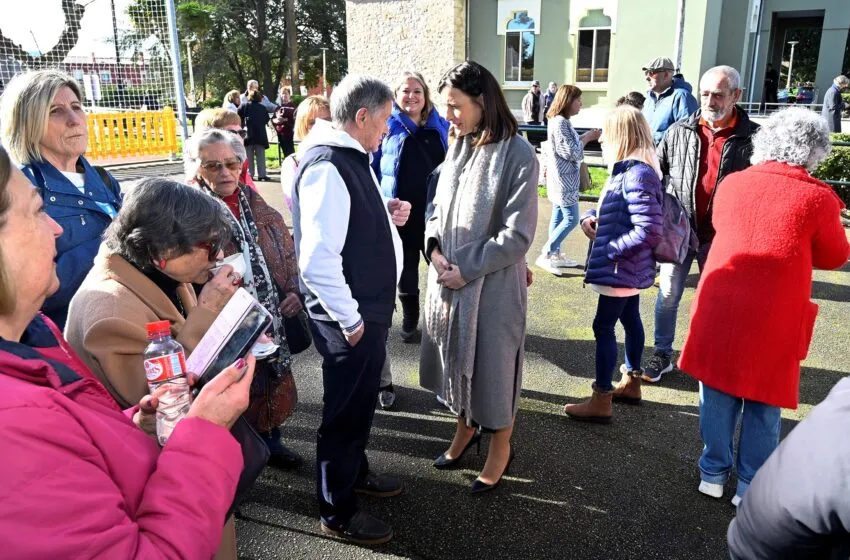  La Finca de Jado se renueva y sus vecinos ya pueden disfrutar del parque infantil