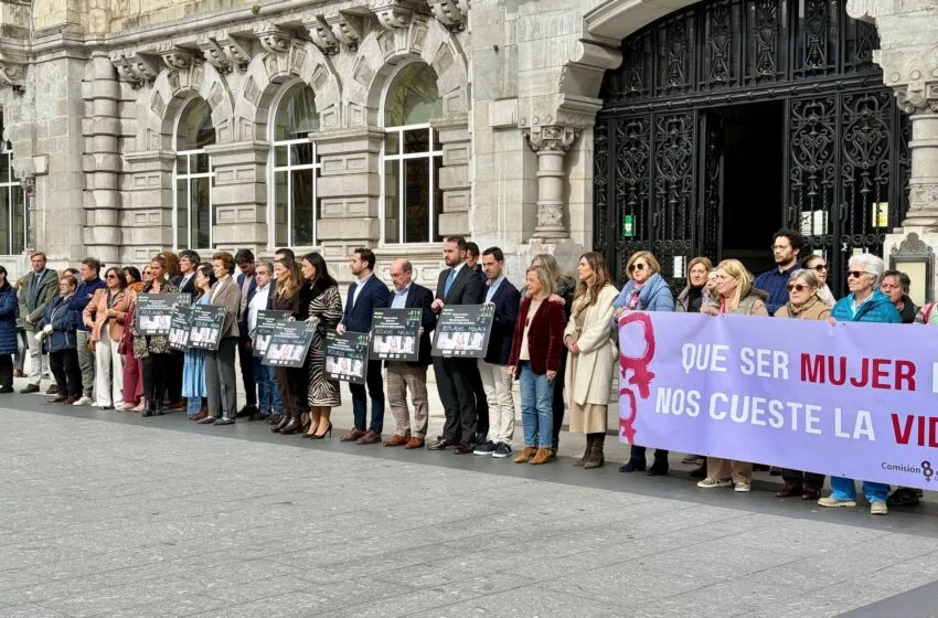 Santander recuerda con un minuto de silencio a las últimas mujeres asesinadas por violencia de género