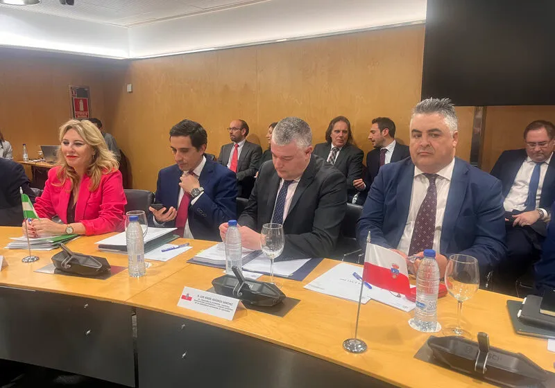 Cantabria abandona la reunión del Consejo de Política Fiscal y Financiera en protesta por los repartos del impuesto a la banca y la condonación de la deuda autonómica