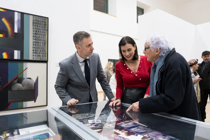 Martínez Abad califica a Agustín de Celis como el exponente de una generación de artistas cántabros que han «dejado huella en el mundo del arte»