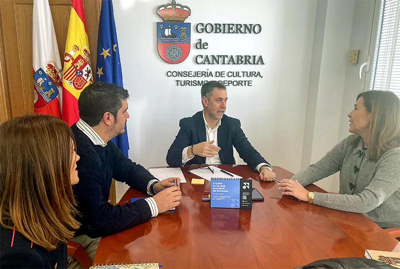 Noticias de Cantabria | El Cántabro | Martínez Abad avanza a la alcaldesa de Medio Cudeyo una "sustancial remodelación" del Monumento al Indiano en Peña Cabarga para convertirlo en un recurso turístico "muy atractivo"
