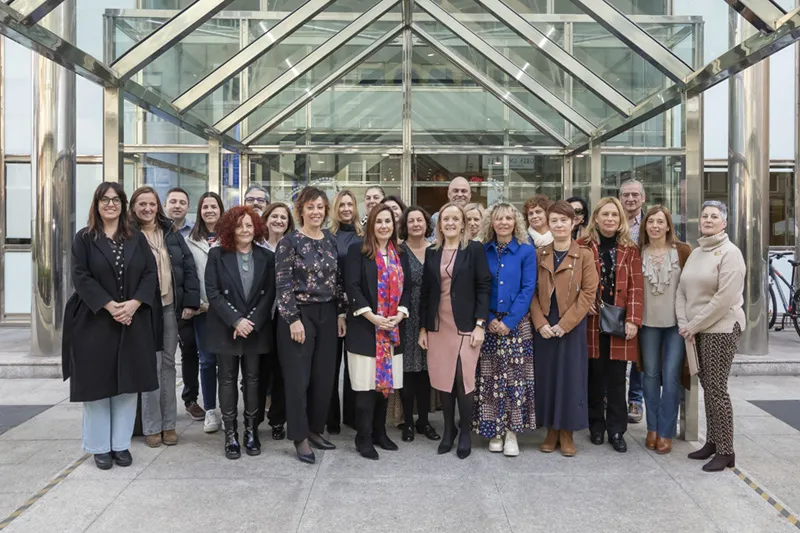 Noticias de Cantabria | El Cántabro | Urrutia firma con los sindicatos el primer Plan de Igualdad entre mujeres y hombres para el personal de la Administración General de la Comunidad Autónoma
