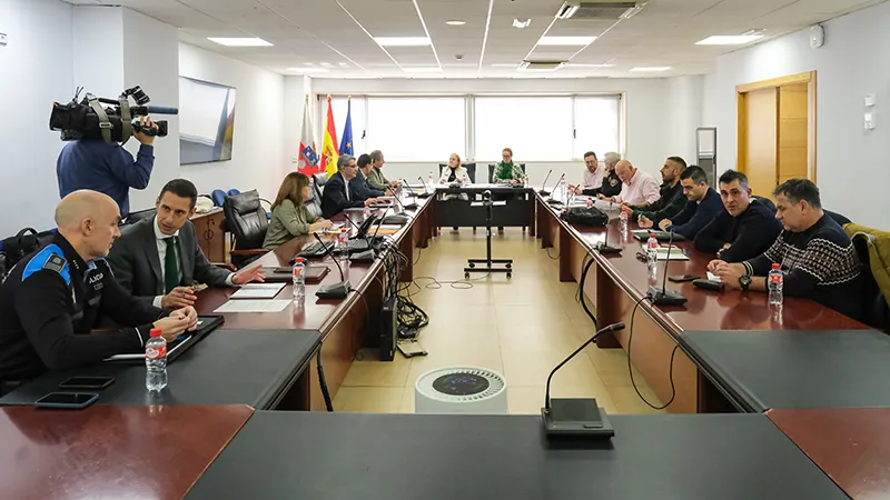  Isabel Urrutia anuncia para octubre la primera convocatoria única para cubrir las vacantes de policía local en Cantabria