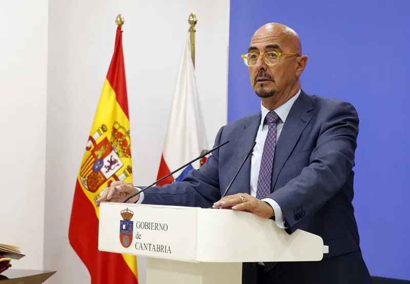  Pascual asegura que «Cantabria no aceptará una invasión de competencias como la que recoge el Estatuto Marco que plantea el Ministerio de Sanidad»