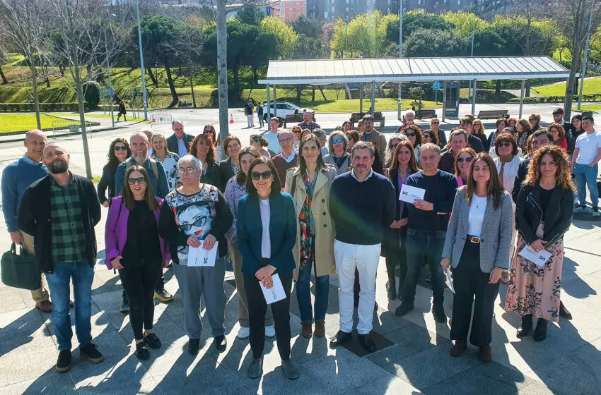  La comunidad universitaria se congrega en la Plaza de la Ciencia en apoyo al manifiesto 8M