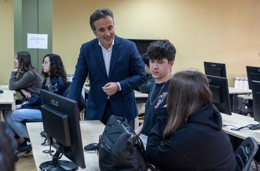 Noticias de Cantabria | El Cántabro | El Ayuntamiento prepara a 64 alumnos de FP del IES Valle de Camargo que van a realizar prácticas en empresas