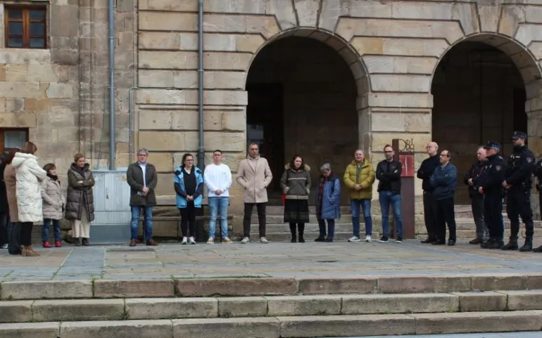 Noticias de Cantabria | El Cántabro | Minuto de silencio en recuerdo de las víctimas del terrorismo