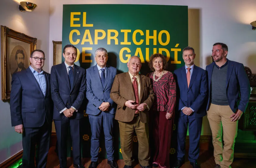  Martínez Abad acude al primer encuentro de los responsables de los edificios de Gaudí celebrado en El Capricho para conmemorar su 140 aniversario