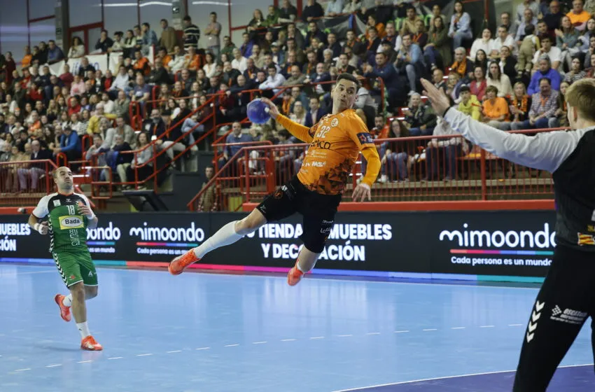 Noticias de Cantabria | El Cántabro | Vuelta al ruedo contra un rival al alza