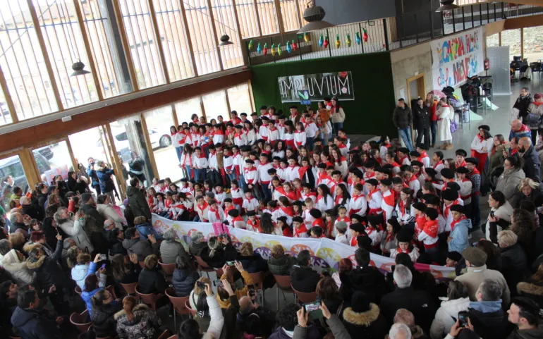  Los escolares reinosanos cantaron Las Marzas